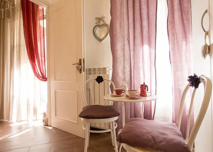 Bright Apartment Near Vatican, Steps To Metro, Ac & Fast Wifi Apartment *