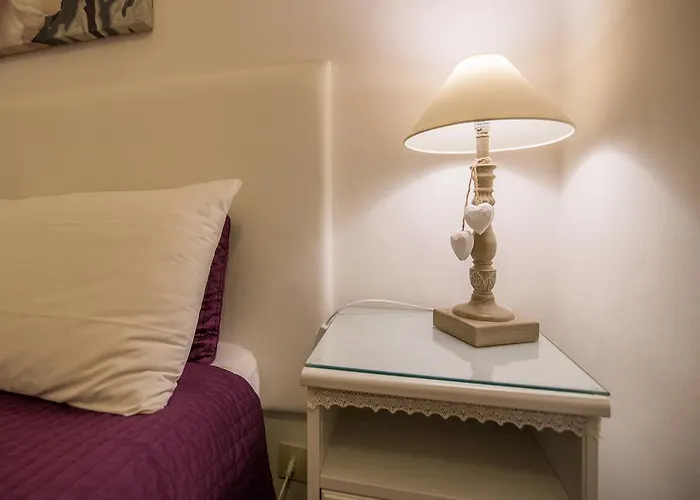 Luxury Near Vatican, Steps To Metro, Ac & Fast Wifi Roma