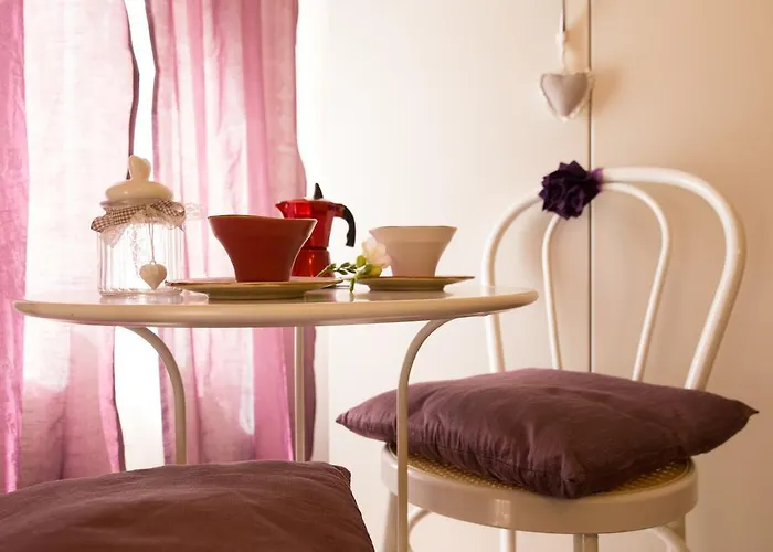 Bright Apartment Near Vatican, Steps To Metro, Ac & Fast Wifi Apartment Rom